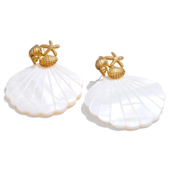 Shell pearl-colored earrings and starfish