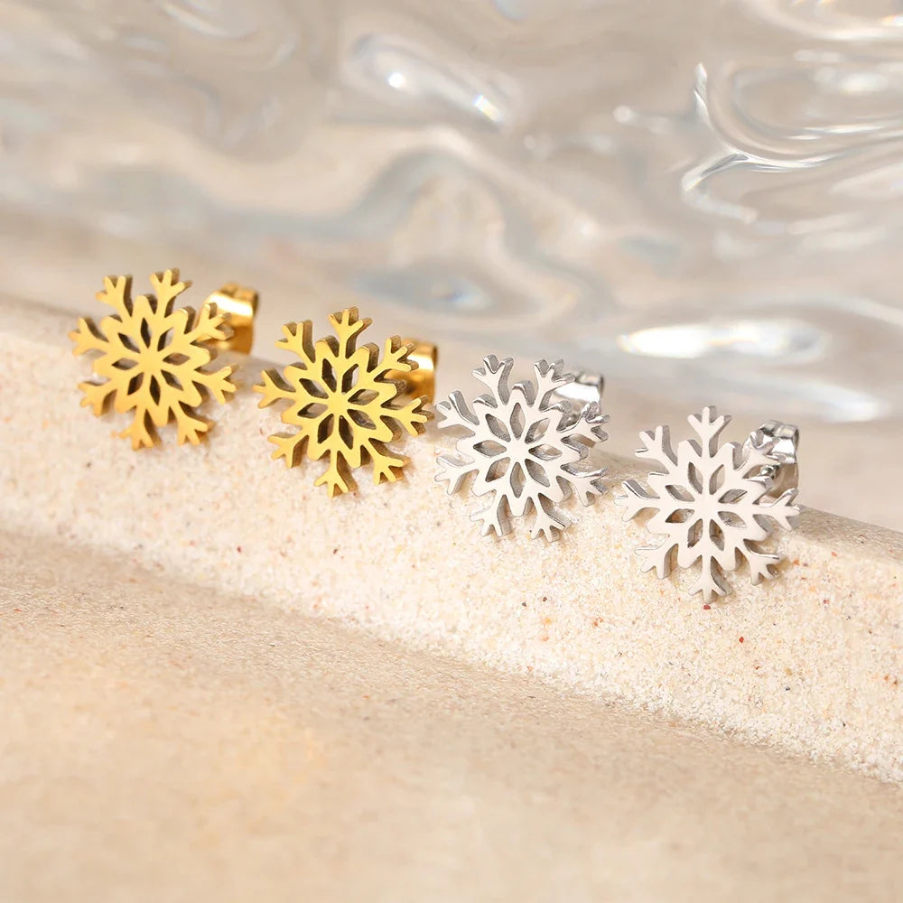 Women’s Snowflake Stud Earrings silver