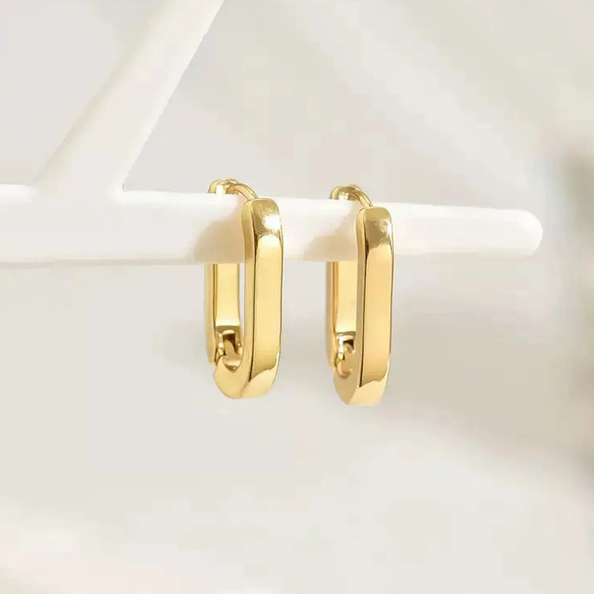 Elegant geometric earrings