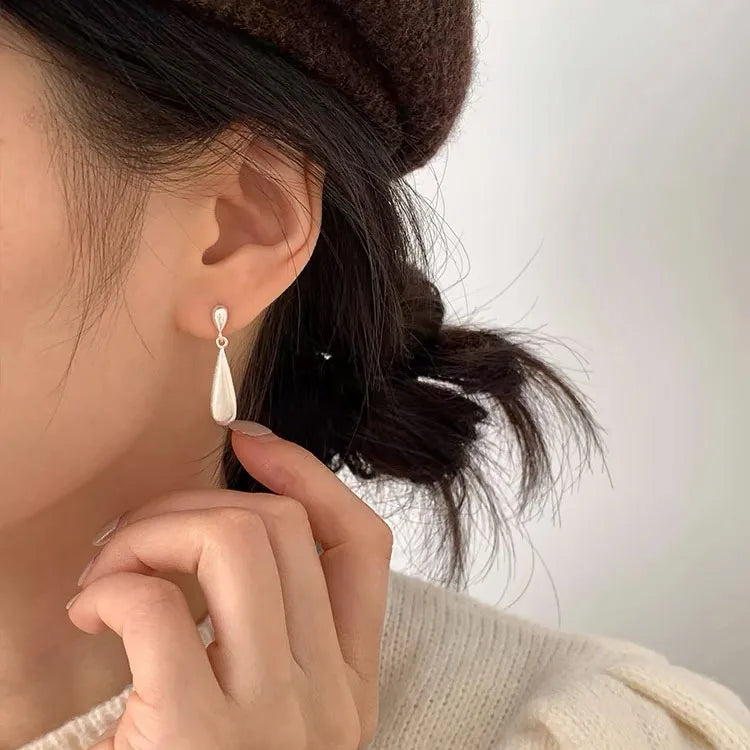 White Zircon Water Drop Stud Earrings 