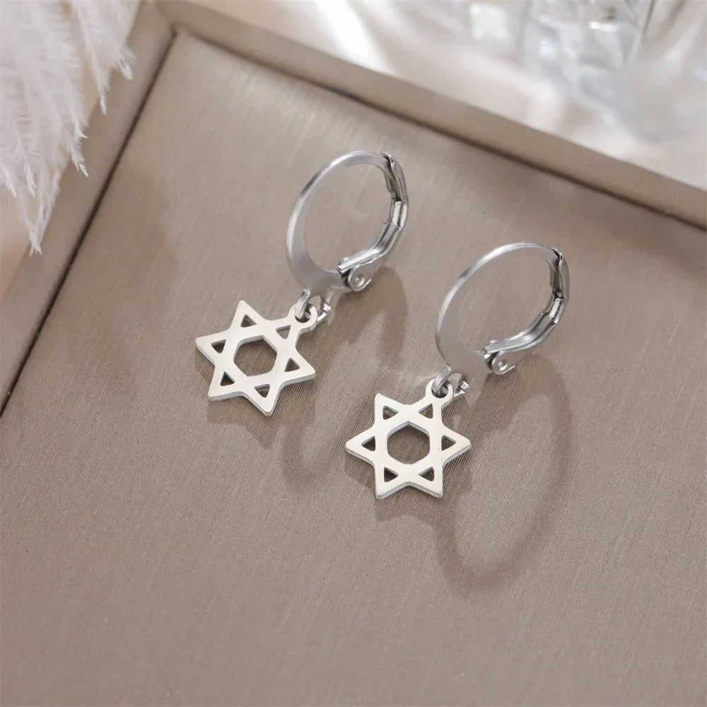Women's dangle earrings with the symbolic Jewish Star of David in silver