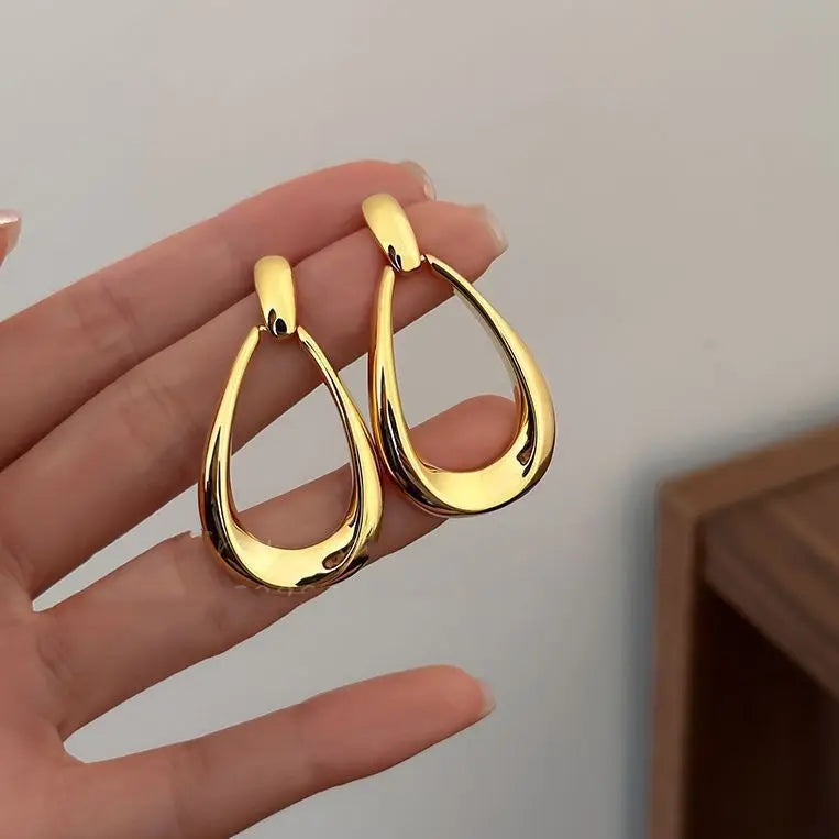 Retro Water Drop Dangle Earrings gold