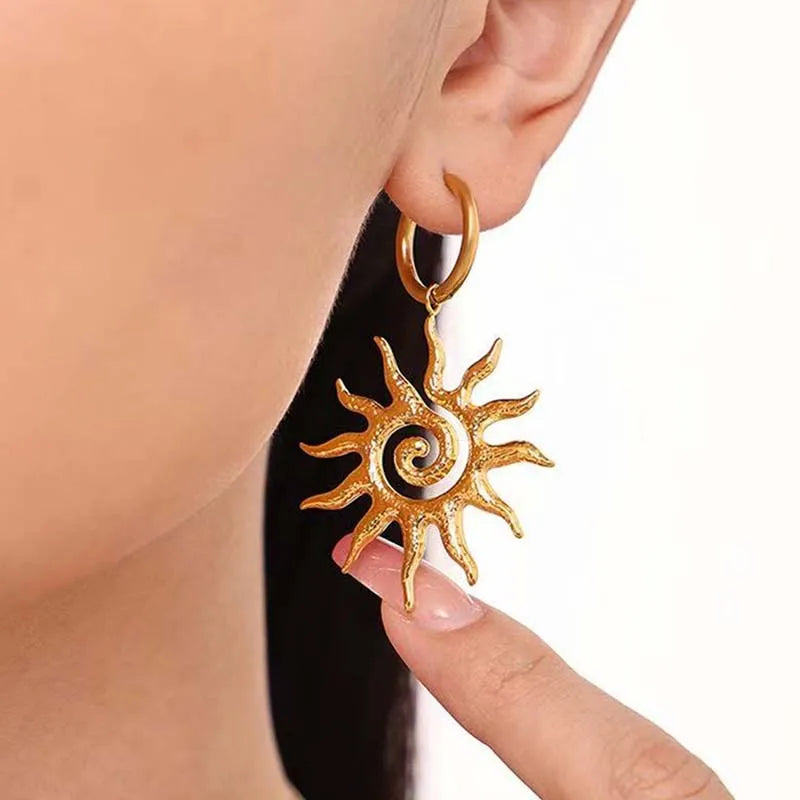 Sun Dangle Earrings gold