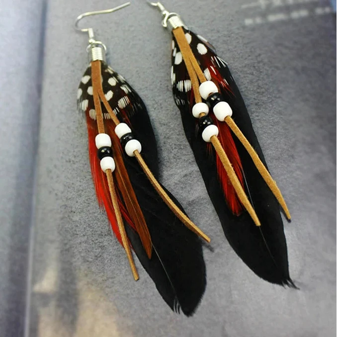 Apache-style feather earrings brown and red