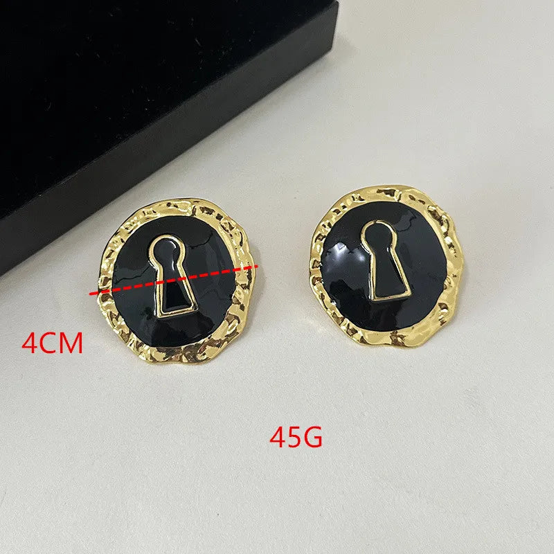 Round key earrings