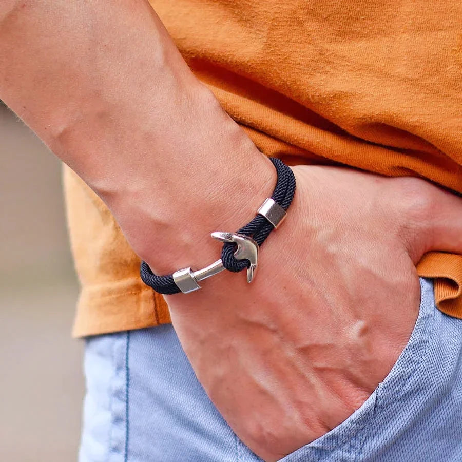 Anchor bracelet 