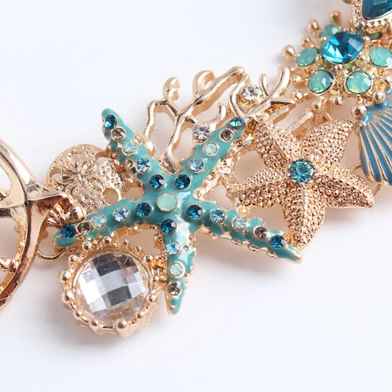 Bracelet with blue-colored shells