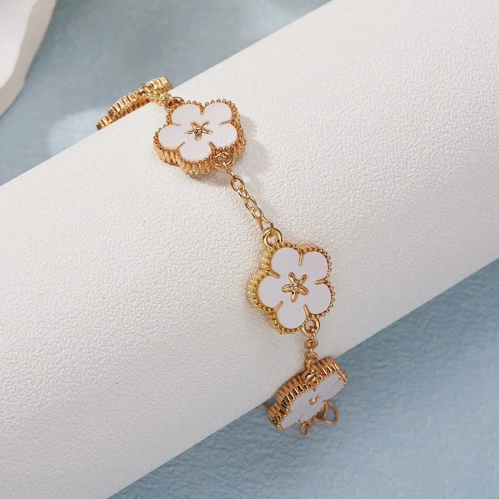 Women's Flower Bracelet white
