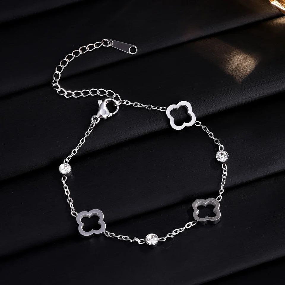 Four-Leaf Clover Bracelet with Silver Zircon