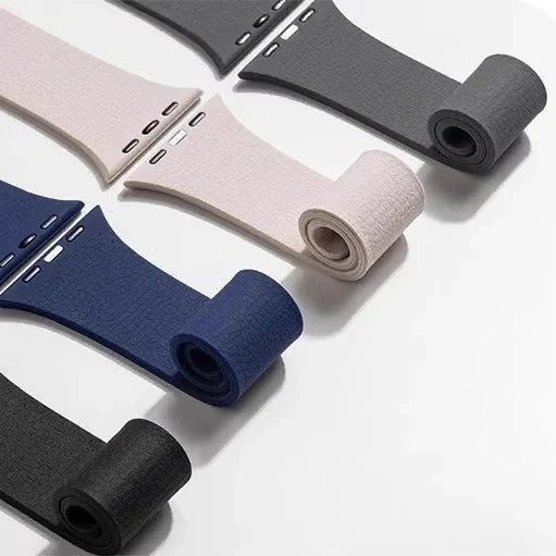 Replacement Apple Watch band in magnetic silicone 