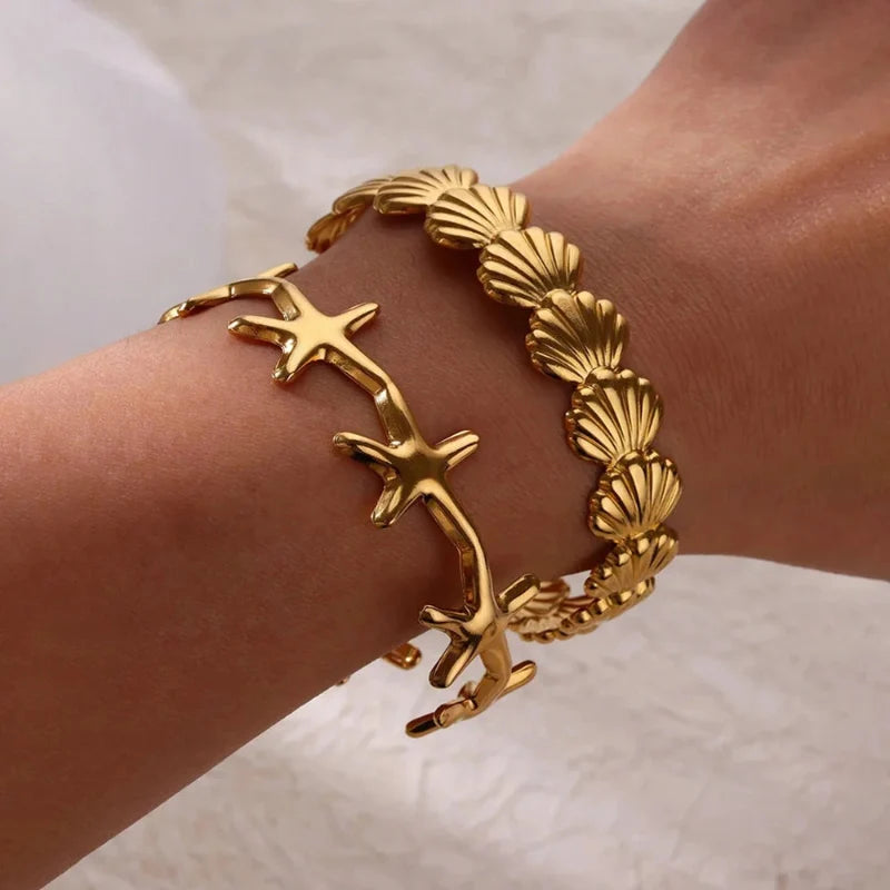 Elegant Seashell, Starfish, and Scallop Bracelet gold