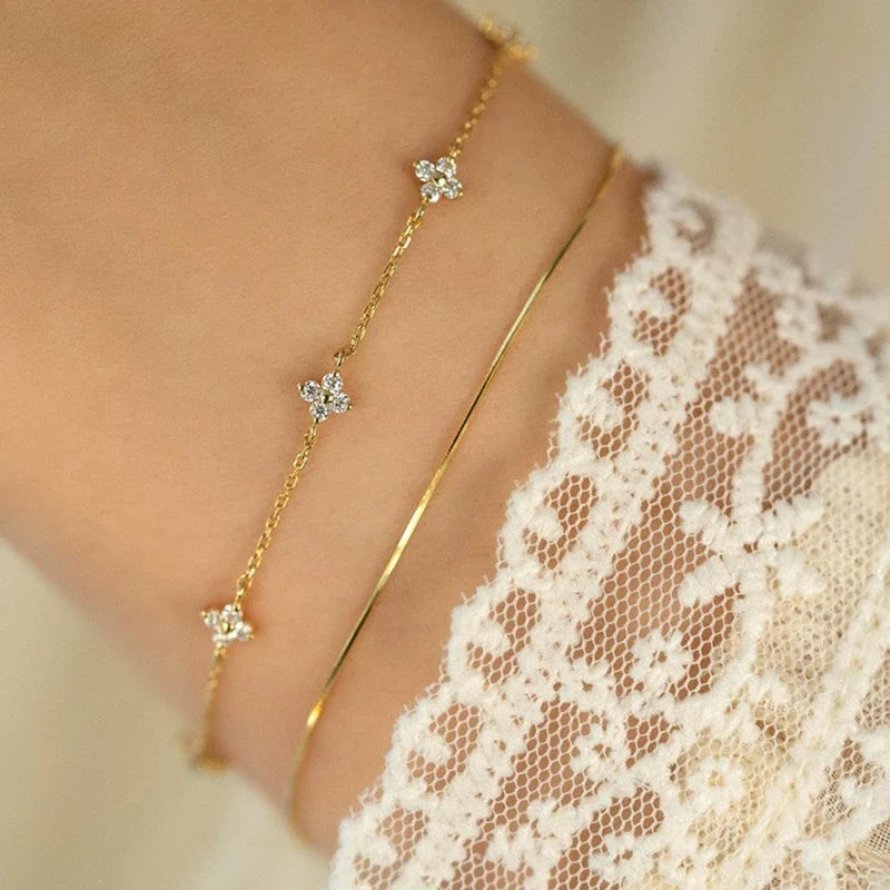 Zircon Fine Flower Cuban Chain Bracelet in Gold