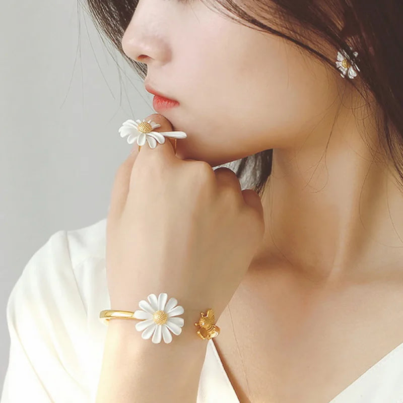 Daisy Chain Bracelet