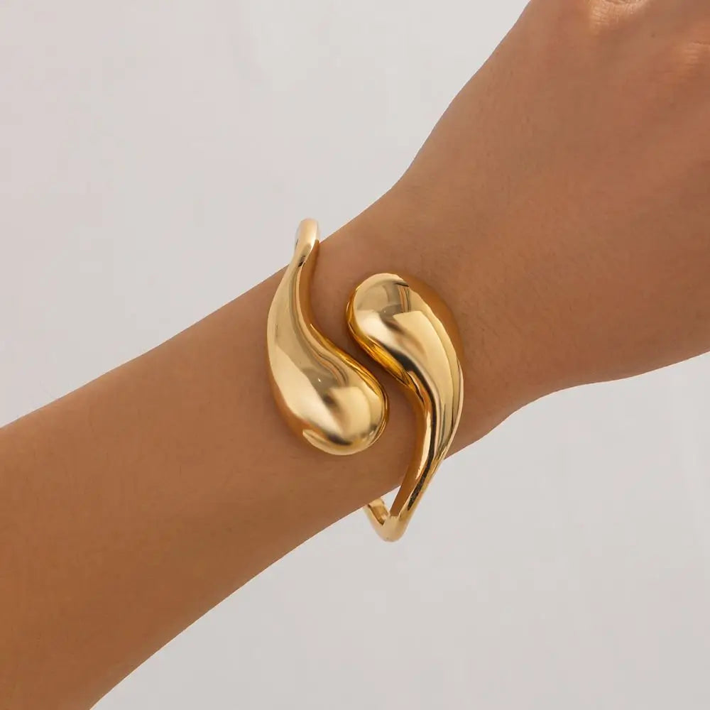 Large Asymmetrical Water Drop Curb Bracelet in Gold