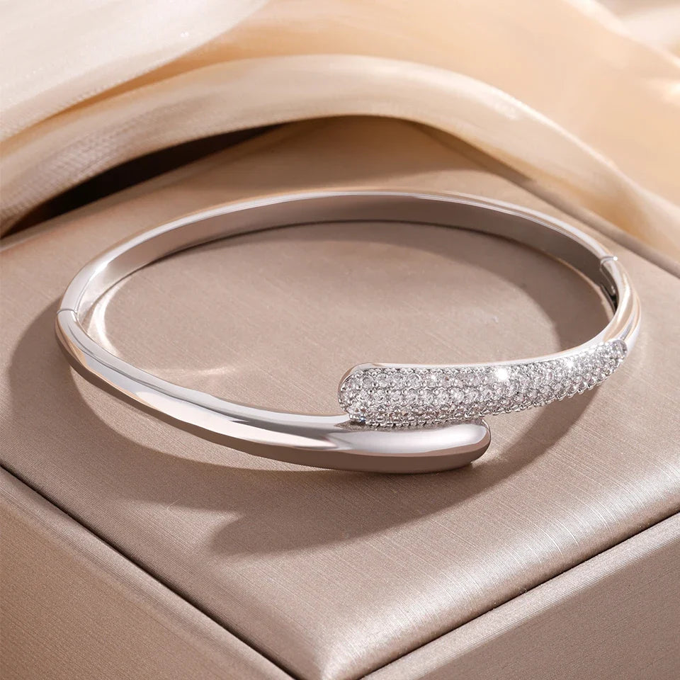 Women's Zircon Water Drop Bracelet in Silver