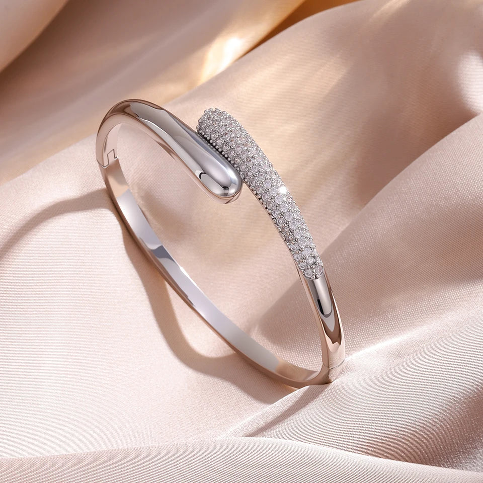 Women's Zircon Water Drop Bracelet in Silver