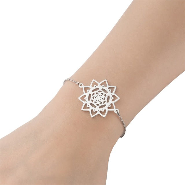 Dawapara Women’s Flower of Life Mandala Curb Bracelet Silver