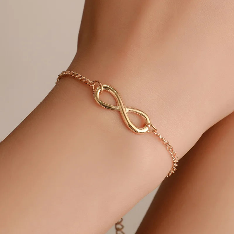 Subtle Infinity Bracelet in gold