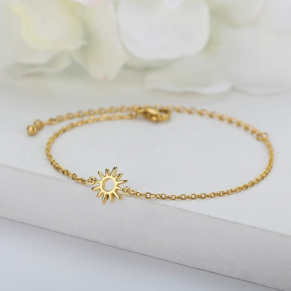 Sun Bracelet for Women, Astre Curb Bracelet in gold