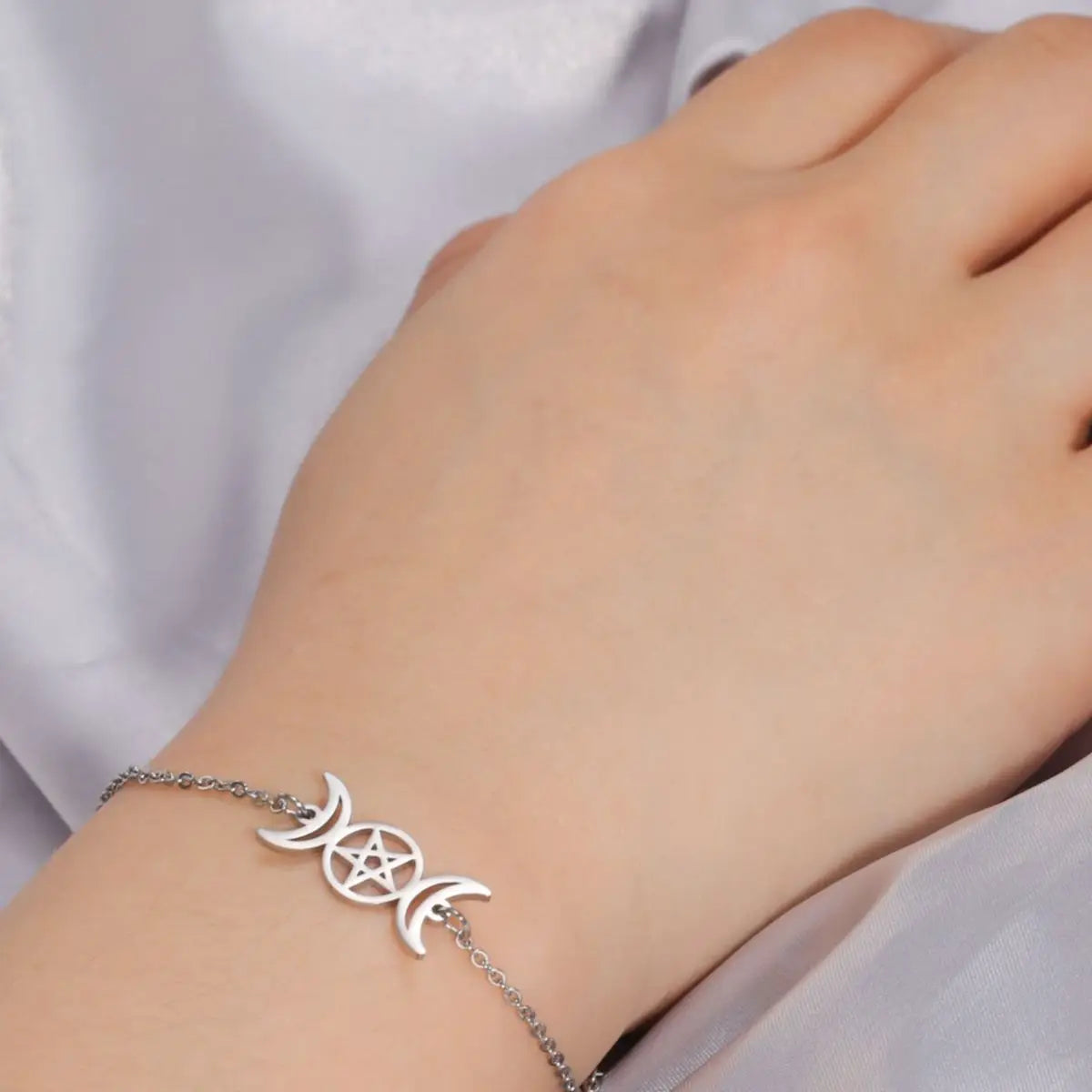 Triple Moon Witchcraft Wiccan Link Bracelet Silver