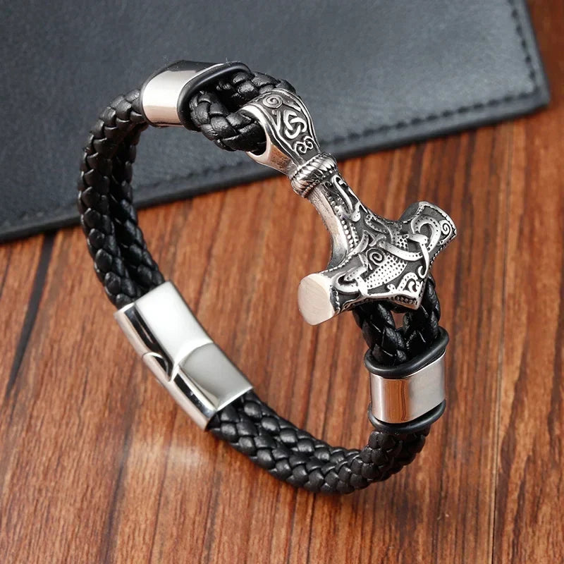 Twisted black anchor bracelet