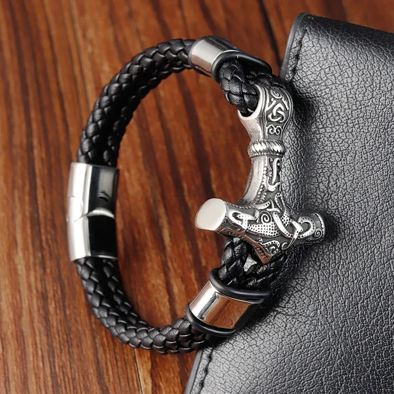 Twisted black anchor bracelet