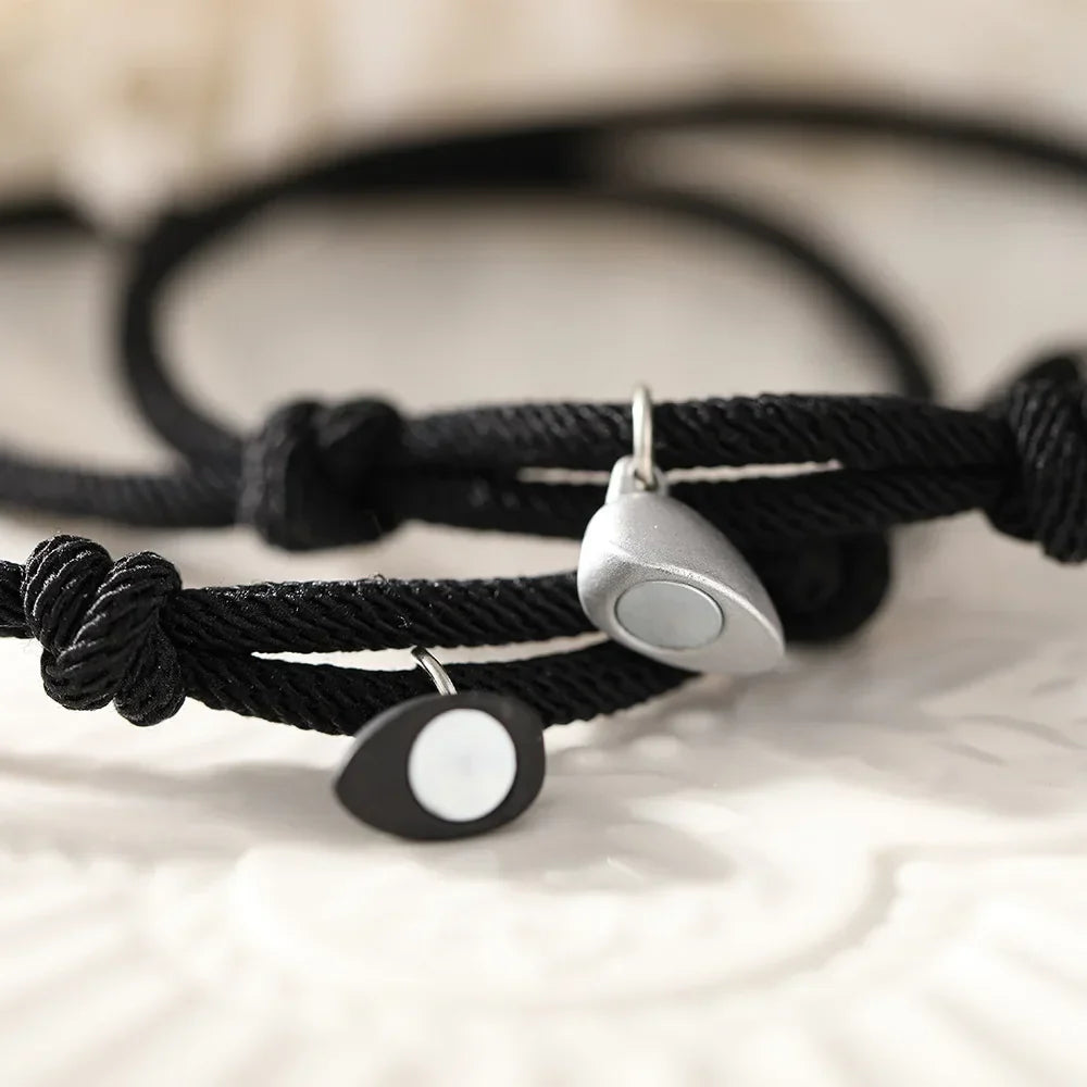 Couples' and Friends' Bracelets Magnetic Heart Chain Bracelet