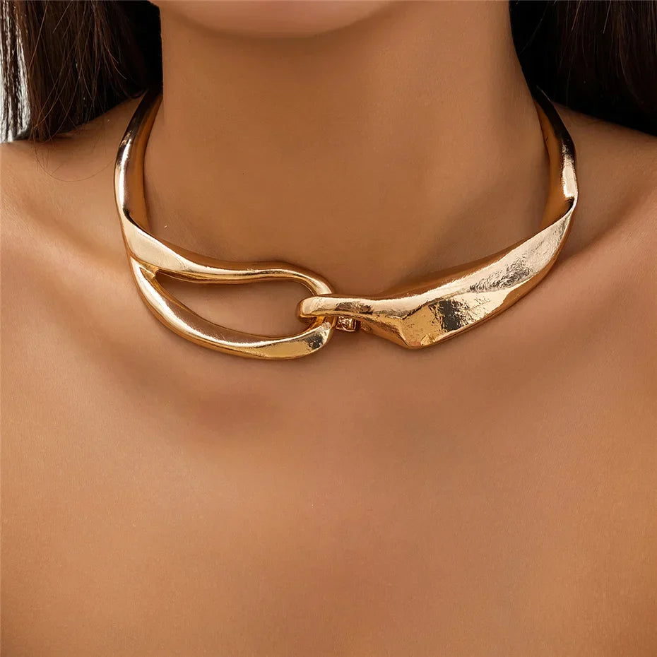 Bold Geometric Texture Necklace