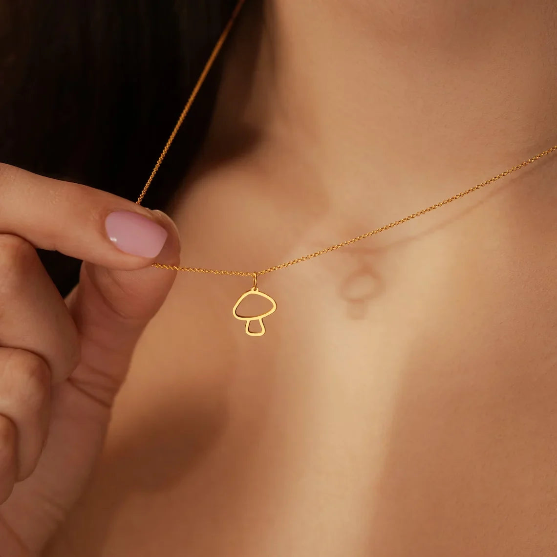Necklace with Fine Mushroom Pendant gold