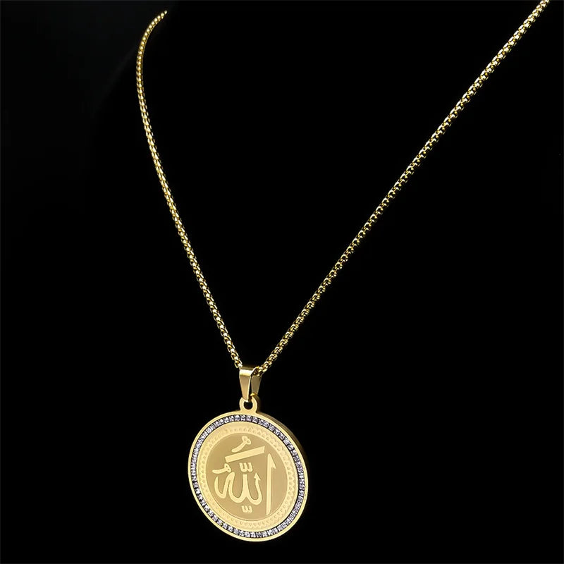 Necklace with Arabic Allah Muslim Islamic amulet pendant in gold