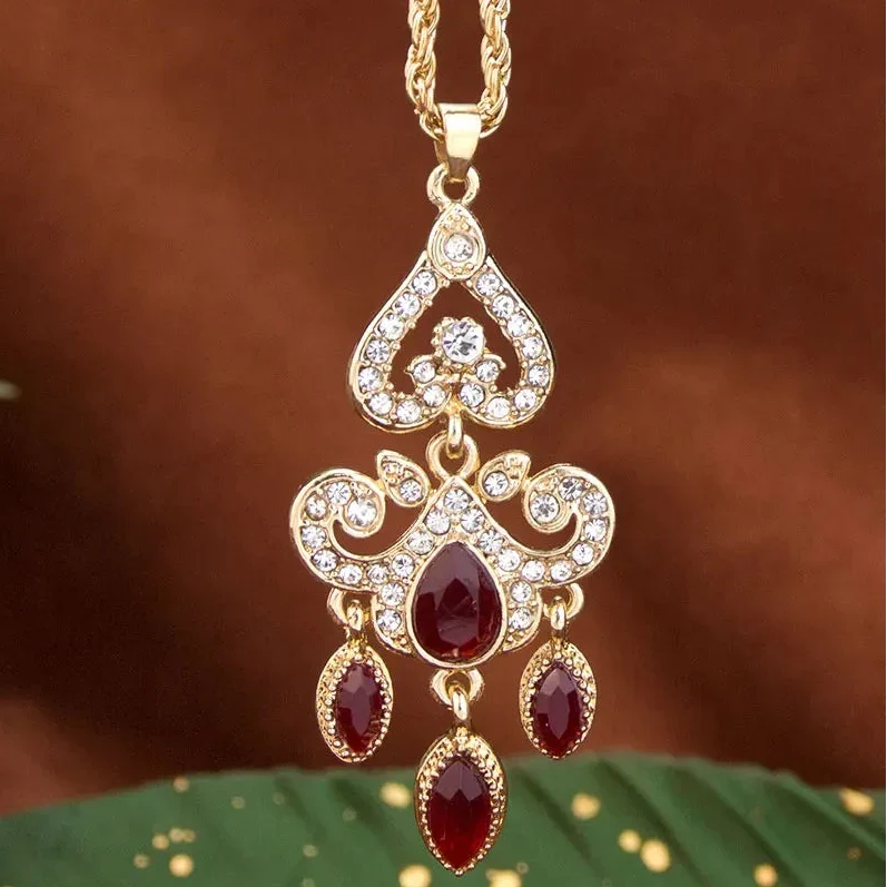 Necklace with traditional Arabic red colored pendant