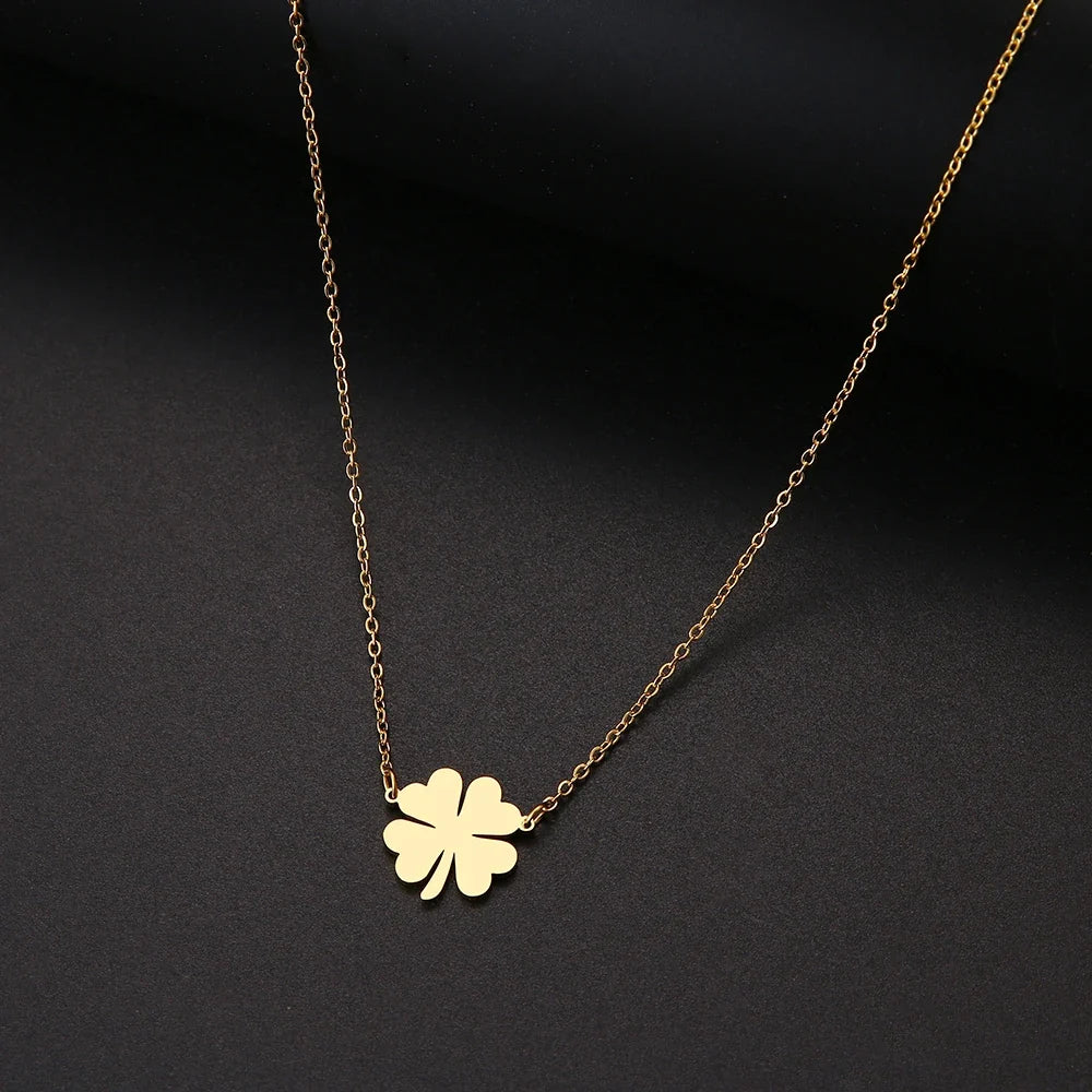Lucky Clover Leaf Pendant Necklace gold