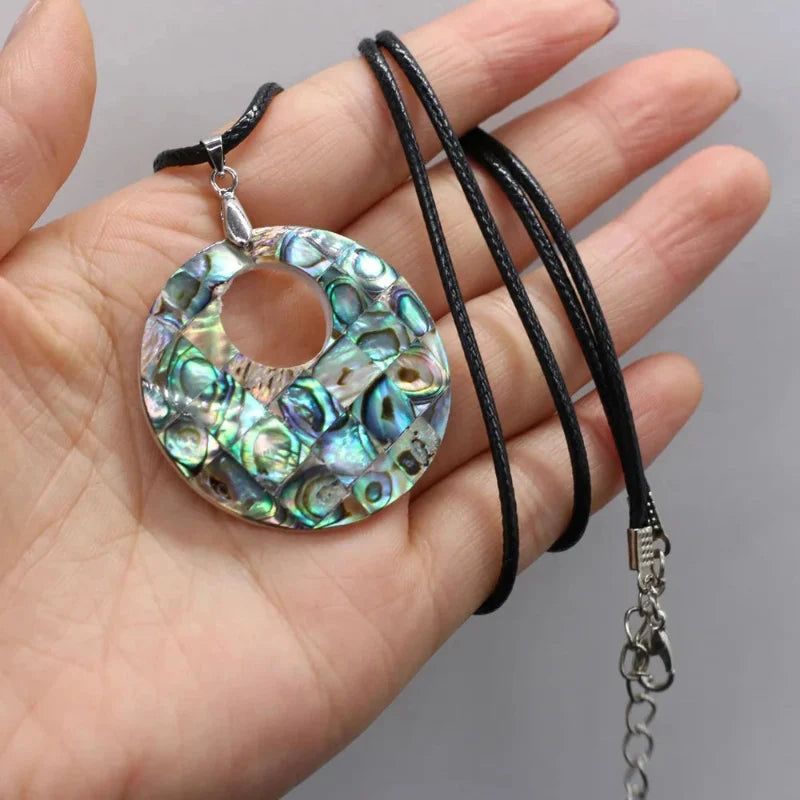 Shell Mother-of-Pearl Pendant Leather Necklace 