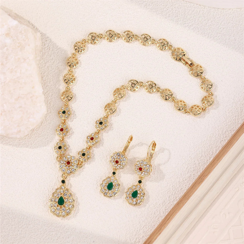 Traditional Arabic wedding necklace with pendant and drop earrings in green