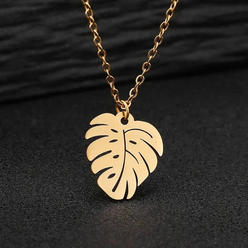 Necklace with Palm Leaf Pendant gold