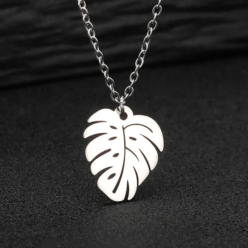Necklace with Palm Leaf Pendant silver