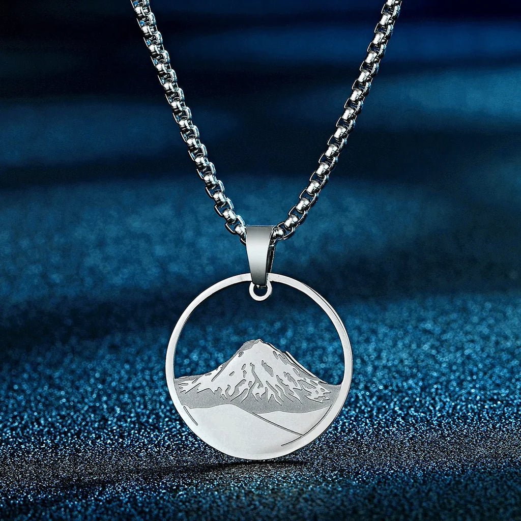 Necklace with Round Mountain Pendant silver