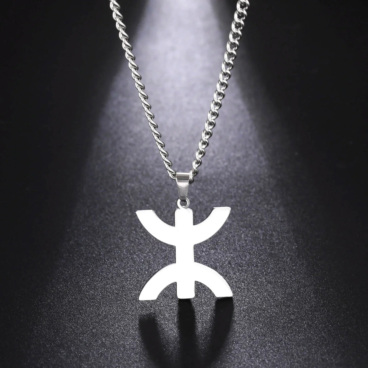 Necklace with symbolic Berber "yaz" Arabic pendant for women, silver
