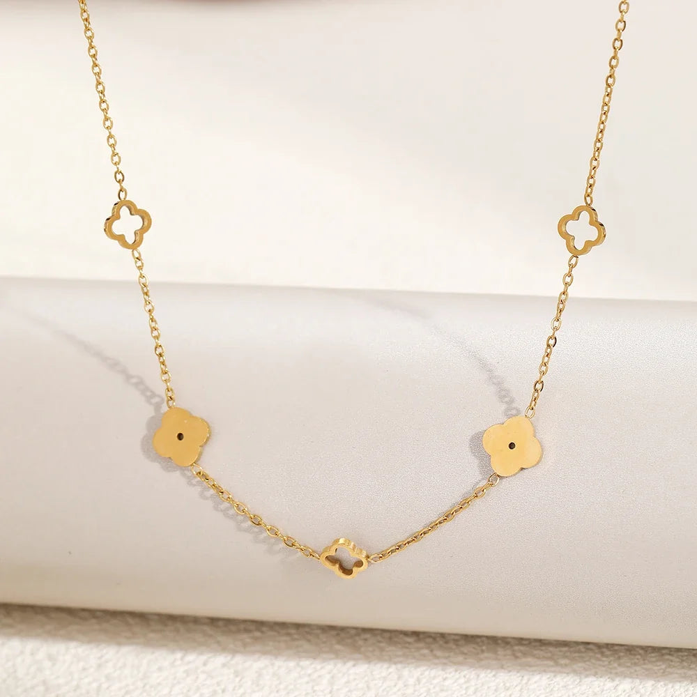 Necklace with Four-Leaf Clover Pendant gold