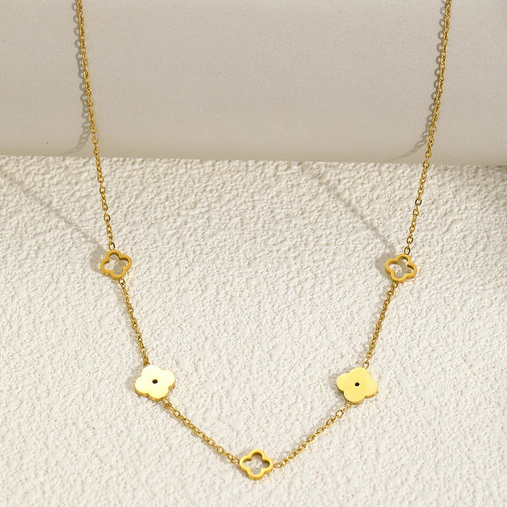 Necklace with Four-Leaf Clover Pendant gold
