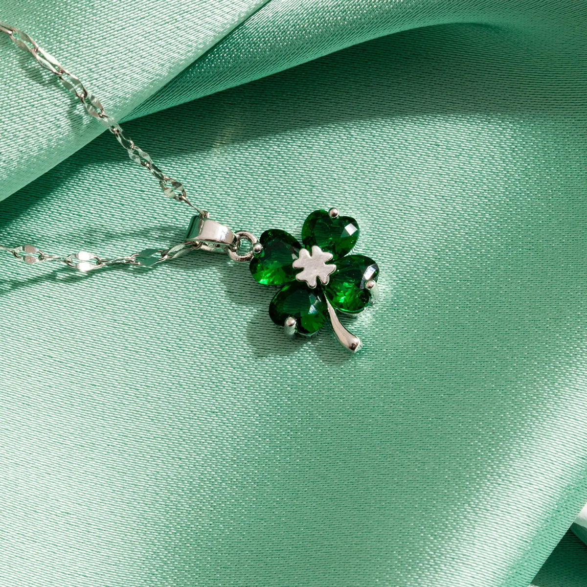 Necklace with Colorful Four-Leaf Clover Pendant in silver and green