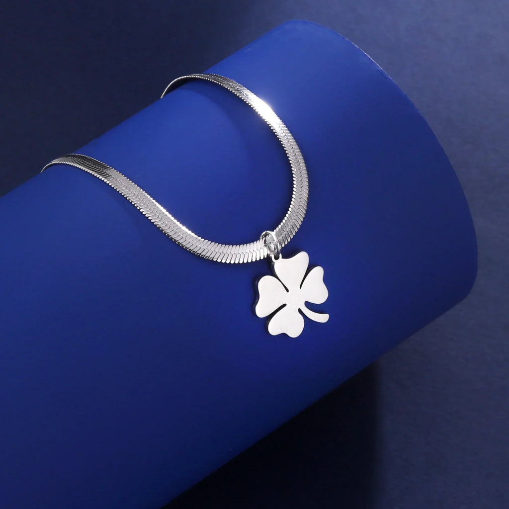 Necklace with Lucky Four-Leaf Clover Pendant in silver
