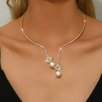 Elegant shiny necklace with pearls