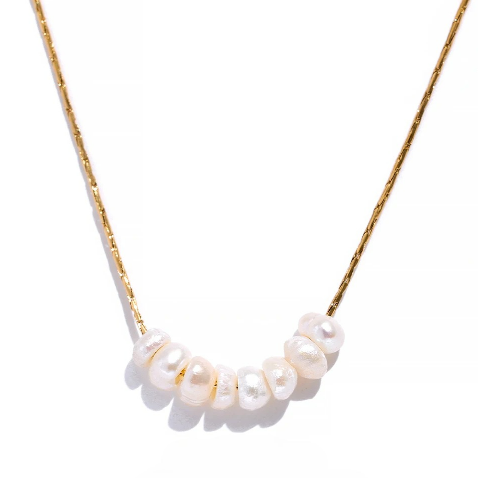 Necklace with Natural Pearls gold