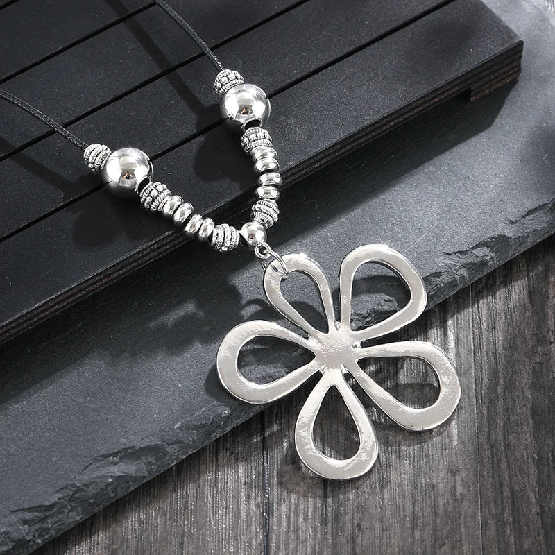 Ethnic-Style Large Flower Pendant Necklace 1