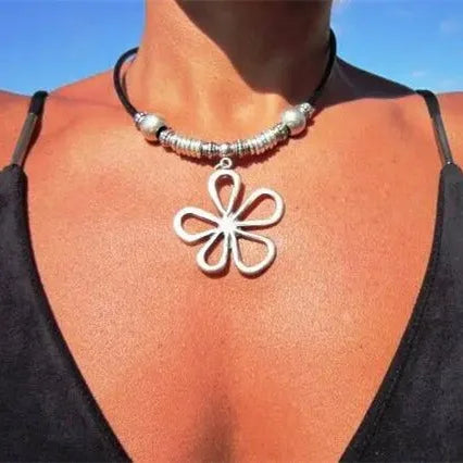 Ethnic-Style Large Flower Pendant Necklace 2