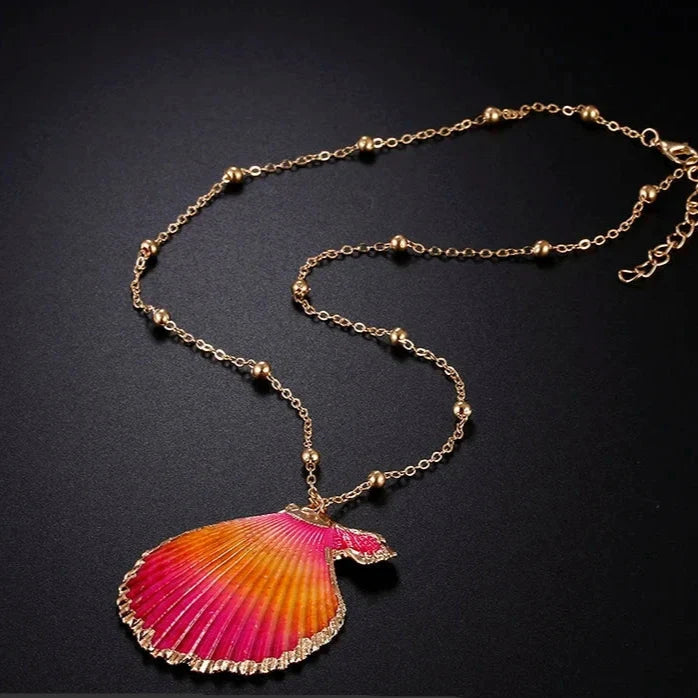 Pendant Necklace with Pretty Seashell Scallop Shell 1