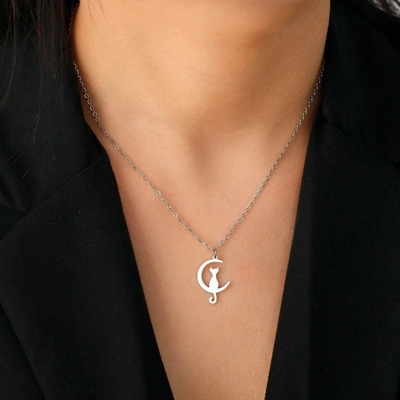 Moon Crescent Cat Pendant Necklace silver
