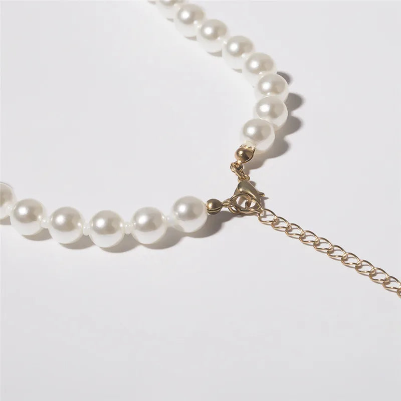 Shell Pendant Necklace with White Pearls