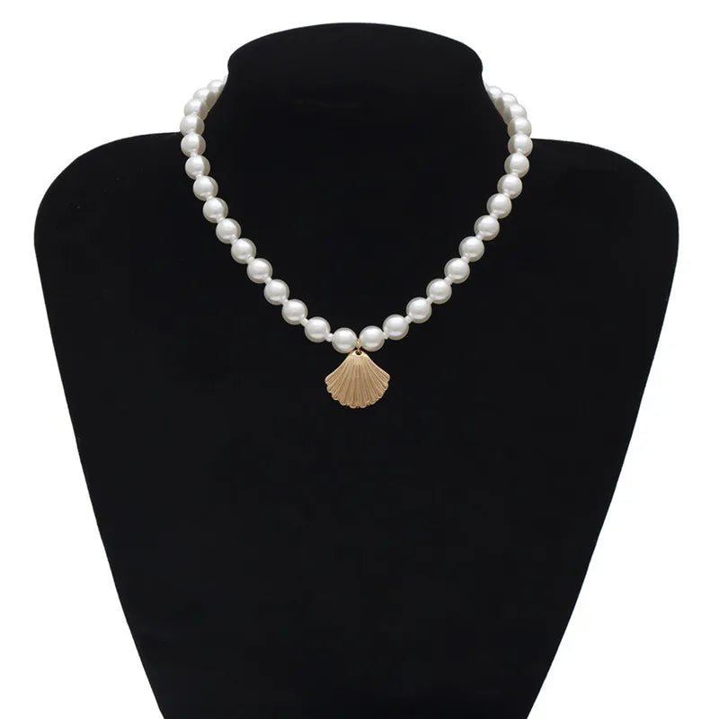 Shell Pendant Necklace with White Pearls